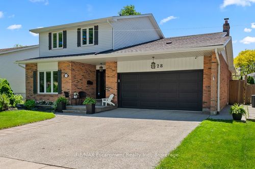 1328 Vancouver Cres, Burlington, ON, L7M1W2 | Card Image
