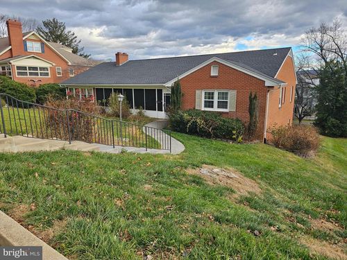 615 Villa Ave, FRONT ROYAL, VA, 22630-2725 | Card Image