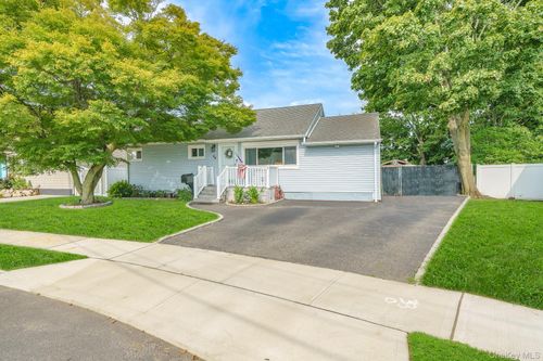 64 Frank Street, Babylon, NY, 11757 | Card Image