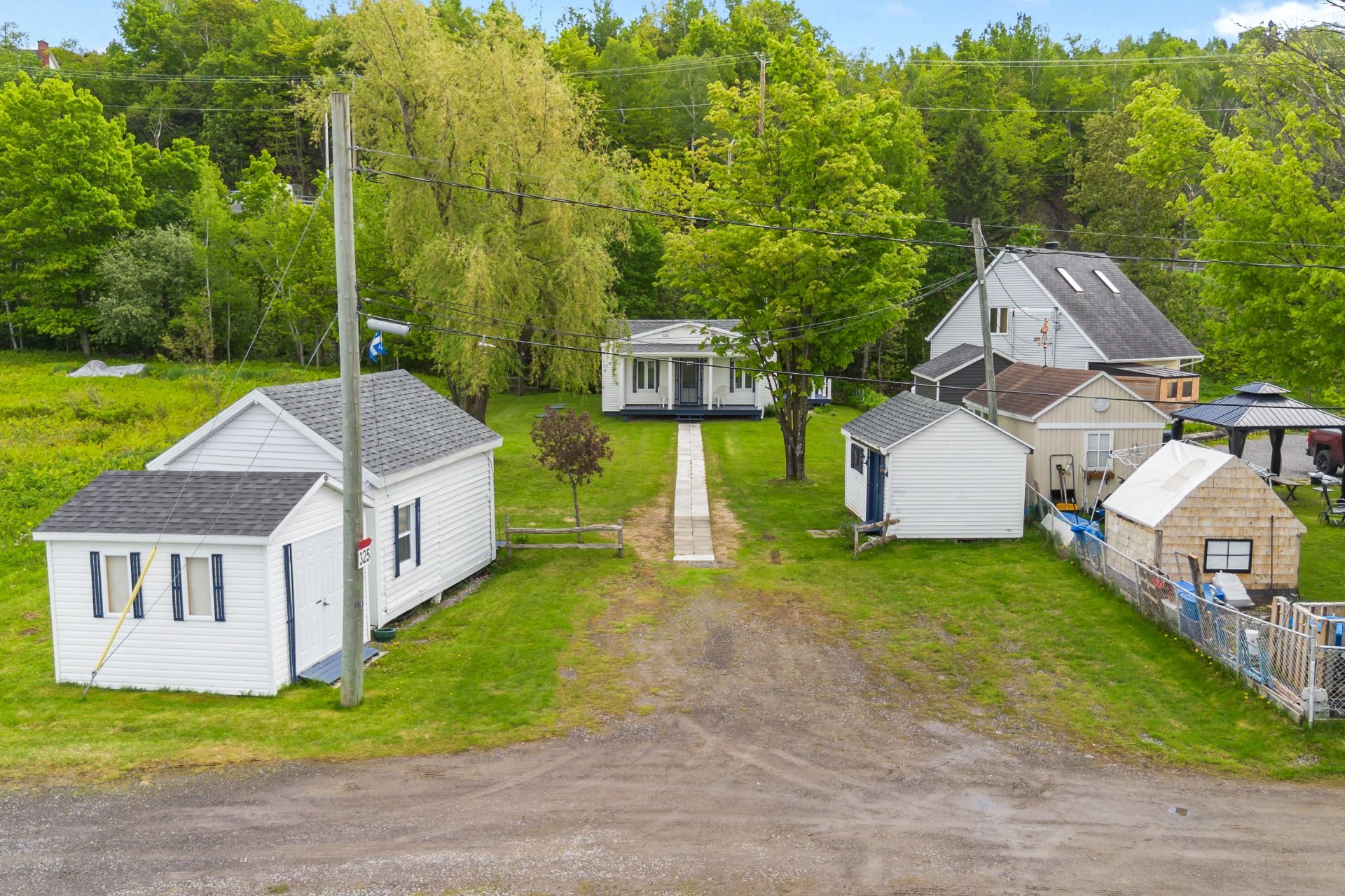 Residential in Saint-Pierre-de-l'Île-d'Orléans 5