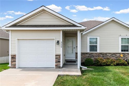 9220 N Gower Ave, Kansas City, MO, 64154-1243 | Card Image