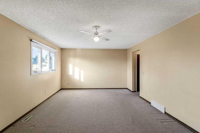 195 Deerbow Circle Se, House other with 3 bedrooms, 3 bathrooms and 2 parking in Calgary AB | Image 16