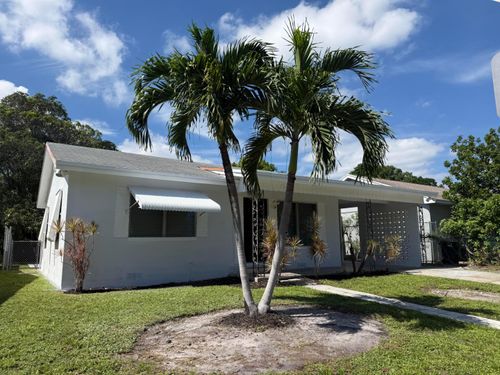 817 S B St, Lake Worth Beach, FL, 33460-4709 | Card Image