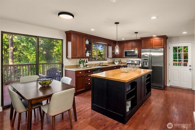 15400 230 Th Ave Se, House other with 4 bedrooms, 3 bathrooms and 4 parking in Issaquah WA | Image 4