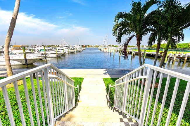 APT-301 - 804 E Windward Way, Condo with 3 bedrooms, 2 bathrooms and null parking in Lantana FL | Image 36