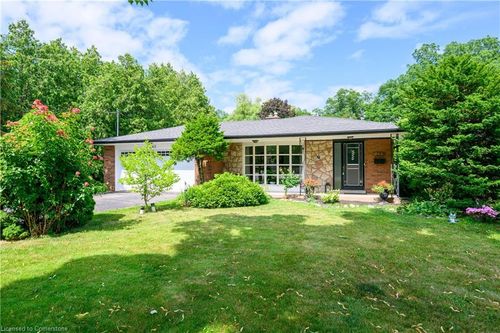 243 Appleby Line, Burlington, ON, L7L2X3 | Card Image