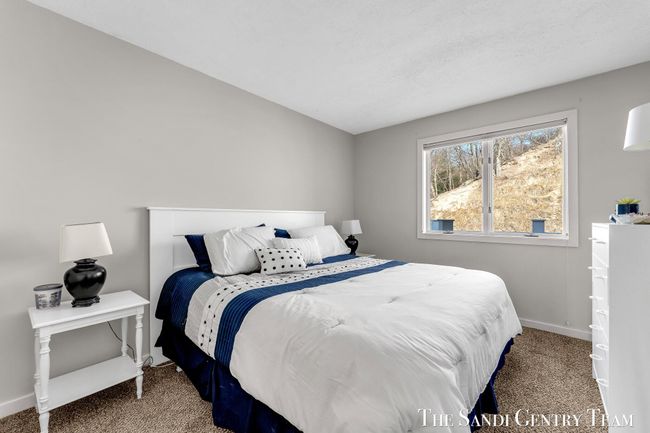 UNIT-21 - 810 S Harbor Dr, Condo with 3 bedrooms, 3 bathrooms and null parking in Grand Haven MI | Image 36