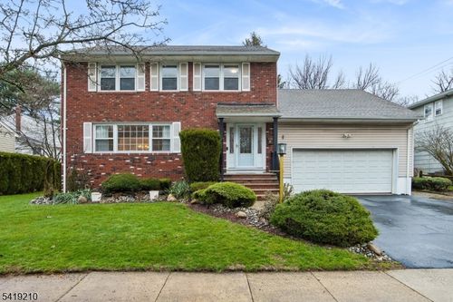 3 Carol Ct, Cranford, NJ, 07016-2525 | Card Image