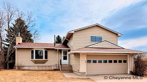 101 Applewood Ct, Cheyenne, WY, 82009-2019 | Card Image