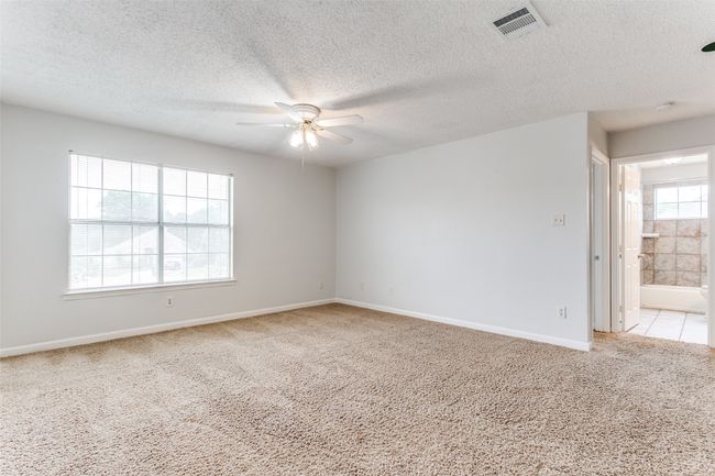 upstairs living | Image 20