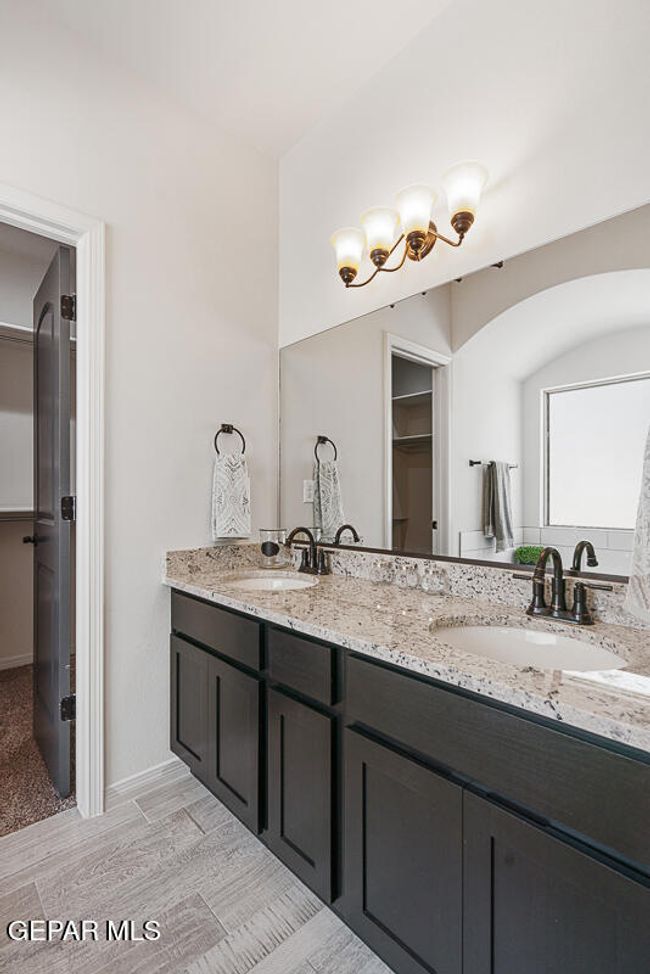 12801 Woolstone-26 | Image 28