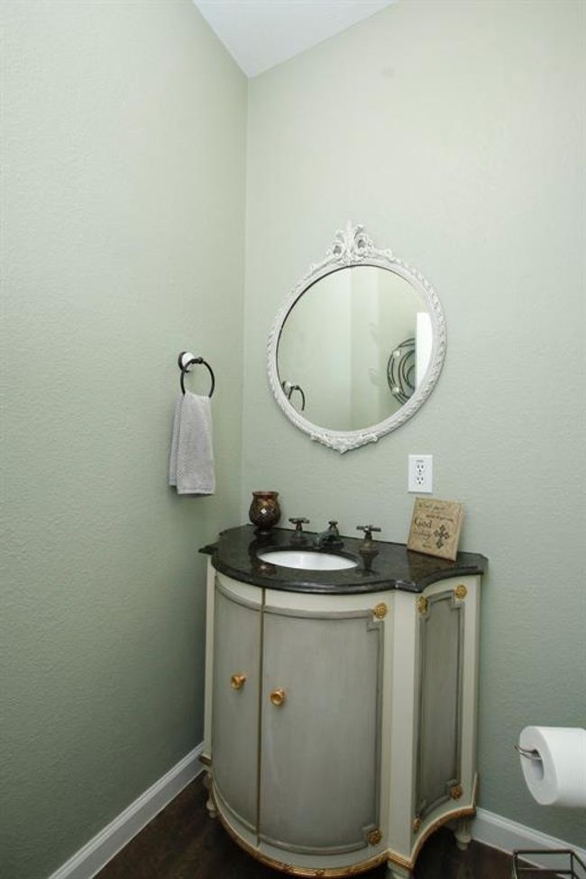 1/2 Bath | Image 22