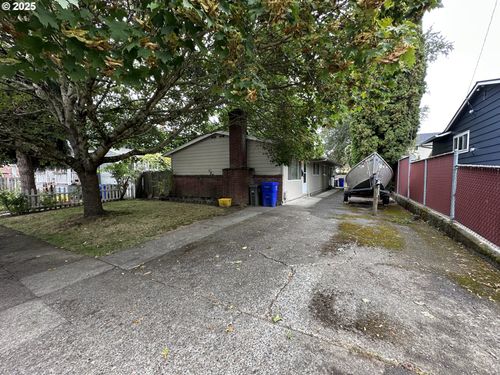 3013 Se Francis St, Portland, OR, 97202-3557 | Card Image