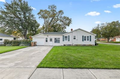 287 Seton Road, House other with 3 bedrooms, 1 bathrooms and null parking in Cheektowaga NY | Image 2