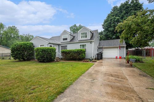 56687 Lake St, Osceola, IN, 46561-1801 | Card Image