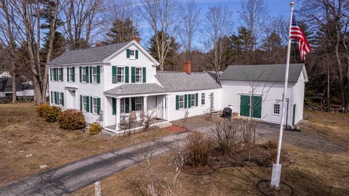 14 Main St, Raymond, NH, 03077-2204 | Card Image