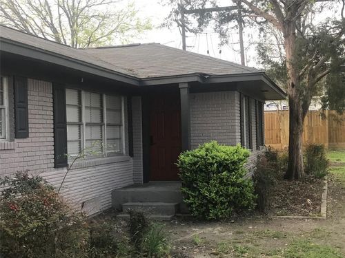 a-100 W Madison St, Trinity, TX, 75862 | Card Image