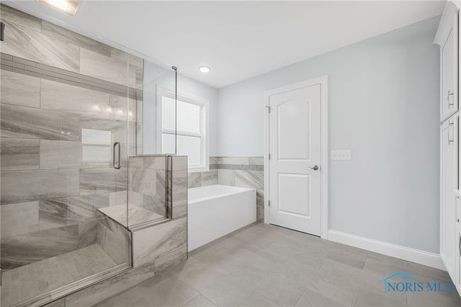 11171 Whitetail Way, House other with 3 bedrooms, 2 bathrooms and 2 parking in Whitehouse OH | Image 25