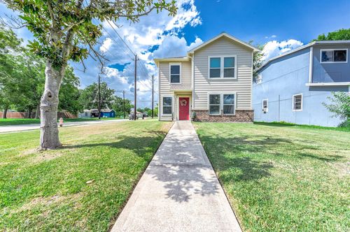 426 S 4th St, La Porte, TX, 77571-5034 | Card Image