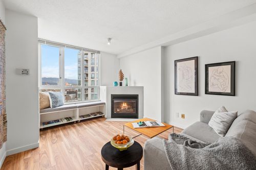 2307-63 Keefer Pl, Vancouver, BC, V6B6N6 | Card Image