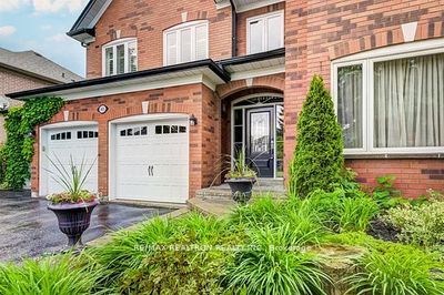 803 Exceller Cir, House other with 4 bedrooms, 3 bathrooms and 9 parking in Newmarket ON | Image 3