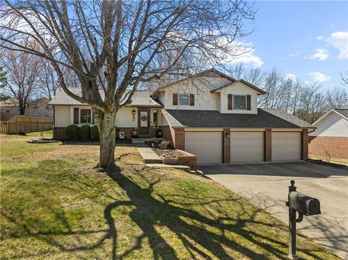 202 Pebble Beach Dr, Harrison, AR, 72601-9532 | Card Image