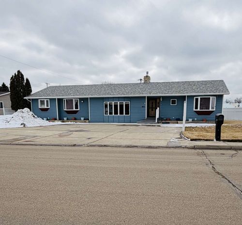 621 W Laurel Avenue, Plentywood, MT, 59254 | Card Image
