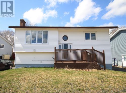 50 Holbrook Ave, St. John's, NL, A1E2Y3 | Card Image