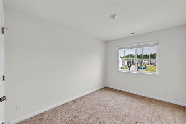 2011 Chartwell Dr, House attached with 3 bedrooms, 3 bathrooms and null parking in Newport News VA | Image 18