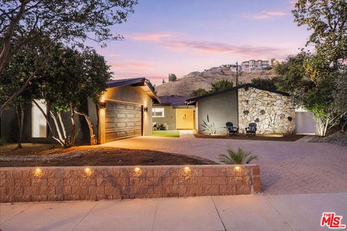 22649 Mulholland Dr, Woodland Hills, CA, 91364 | Card Image