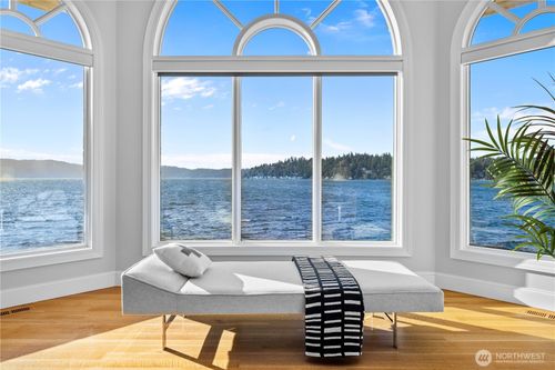 2819 E Lake Sammamish Pkwy Ne, Sammamish, WA, 98074-4515 | Card Image