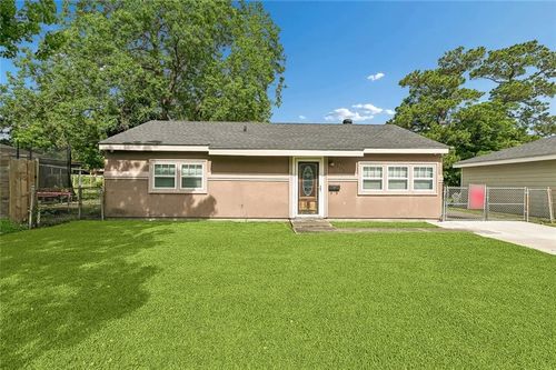 705 Huntlee Drive, New Orleans, LA, 70114 | Card Image