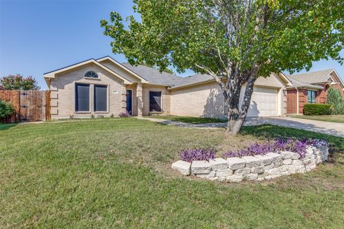 8159 Kathleen Dr, Fort Worth, TX, 76137-6113 | Card Image