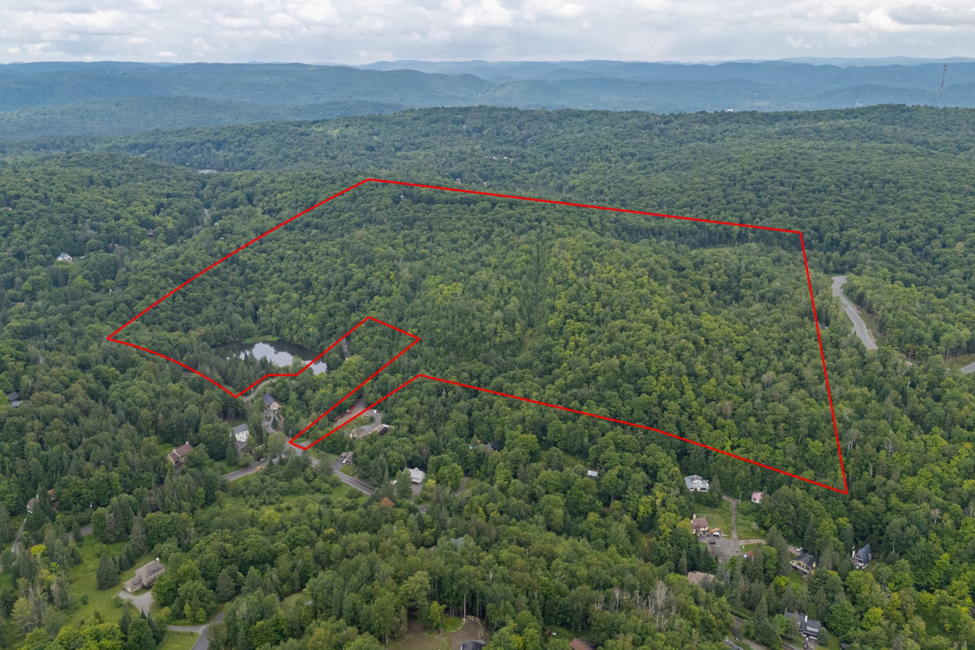 Land in Saint-Sauveur