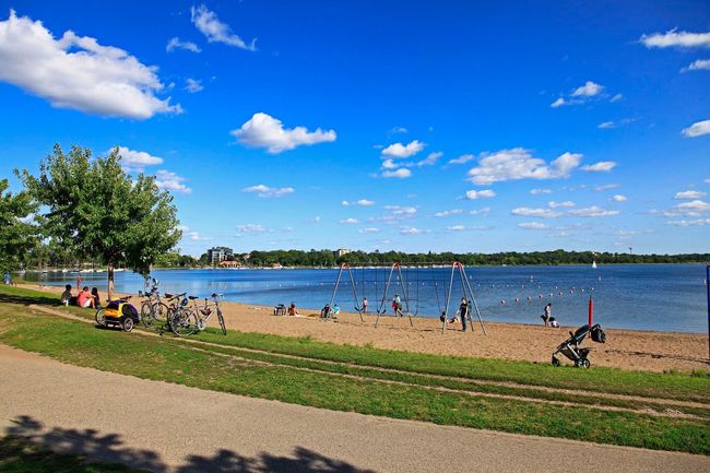 The city lakes are all a short walk away and offer endless activities and beautiful sights. | Image 38