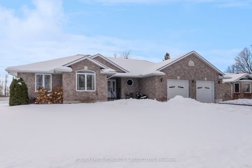 17 Minto St, Beachburg, ON, K0J1C0 | Card Image