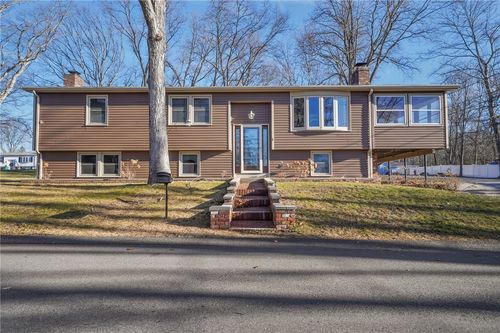 1 Tiffany Dr, Cumberland, RI, 02864-2328 | Card Image