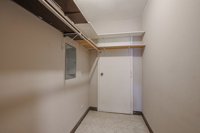 APT-102 - 3801 Appian Way, Home with 2 bedrooms, 2 bathrooms and null parking in Glenview IL | Image 13