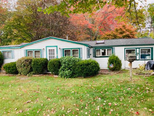 13 Elm St, Epping, NH, 03042-2409 | Card Image