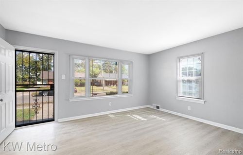 20145 Kentucky St, Detroit, MI, 48221-1138 | Card Image