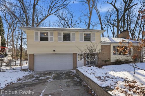 4448 Greenwood Dr, Okemos, MI, 48864-3044 | Card Image