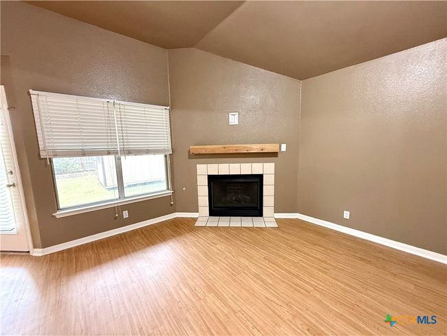 213 Summerside Ave, House other with 3 bedrooms, 2 bathrooms and null parking in Lockhart TX | Image 14