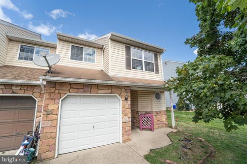 16 Theo Ct, Burlington, NJ, 08016-2327 | Card Image