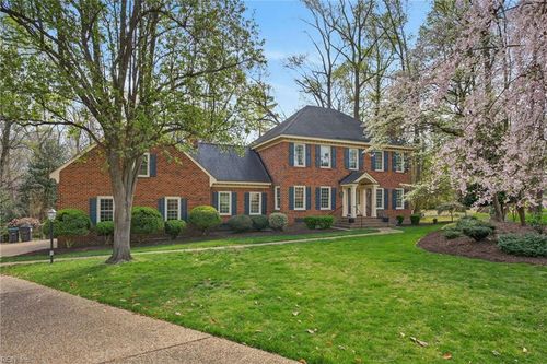 100 William Richmond, Williamsburg, VA, 23185-8219 | Card Image
