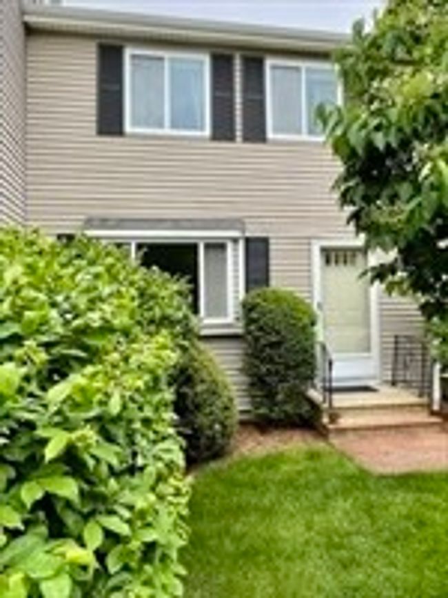 APT-104 - 4 Erick Rd, Condo with 2 bedrooms, 2 bathrooms and 2 parking in Mansfield MA | Image 4