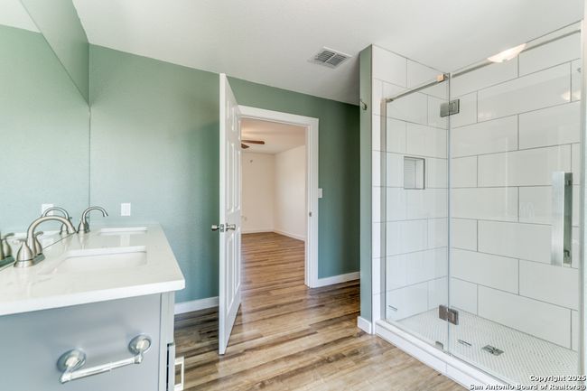 124 Herweck Dr, House other with 4 bedrooms, 3 bathrooms and null parking in Castle Hills TX | Image 17