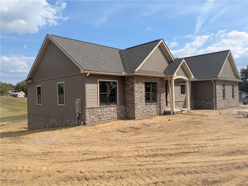 379 Olde Orchard Dr Ne, Bolivar, OH, 44612-8878 | Card Image