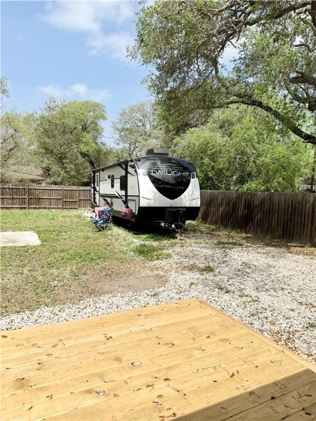 Plenty of room for RV/boat parking | Image 23