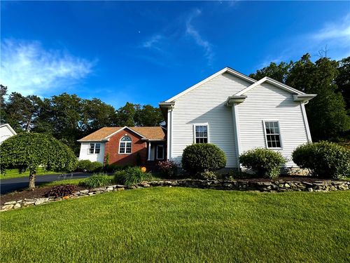 82 Gauthier Dr, Woonsocket, RI, 02895-6664 | Card Image