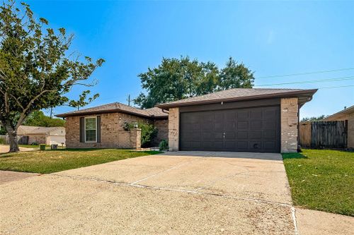 2818 N Brompton Drive, Pearland, TX, 77584 | Card Image